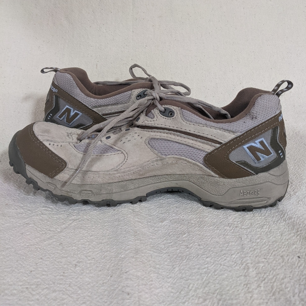 New Balance 643 Sz 11 Women Hiking Shoe Tan Suede Absorb Sole Performance Clean - Picture 2 of 12